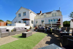 Отель Bunny Meadows Farmhouse  Кармартен